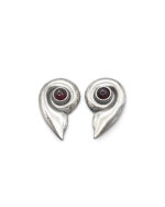 925 Silver Studded Earrings with Garnets 925 Silver Studded Earrings with Garnets