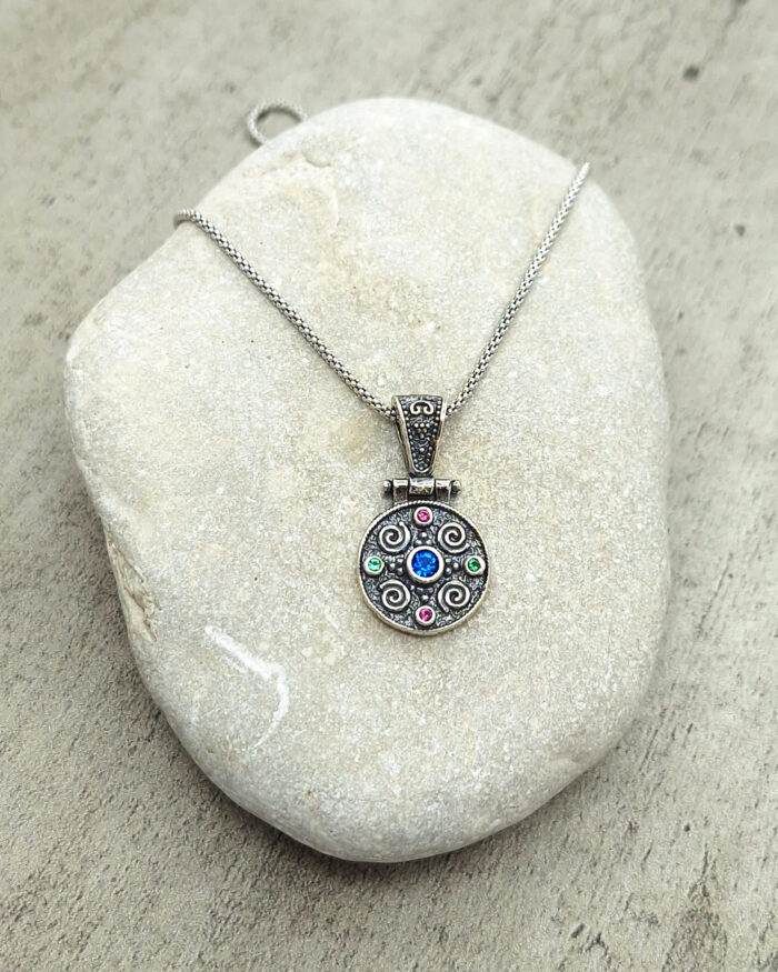 Byzantine pendant made of Sterling silver and zircon