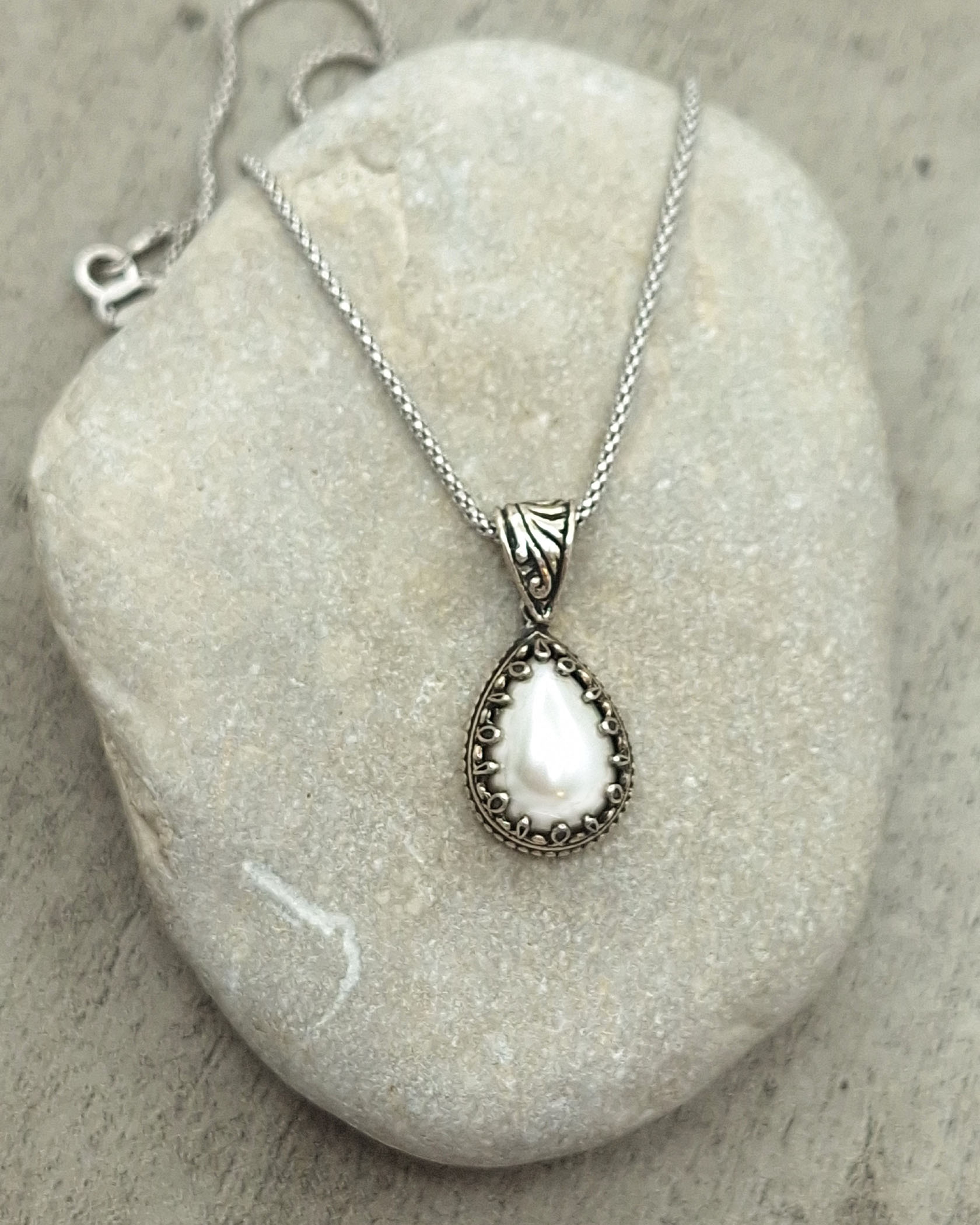 Byzantine pendant with mother of pearl and silver 925 Byzantine pendant with mother of pearl and silver 925