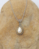Byzantine pendant with mother of pearl and silver 925 Byzantine pendant with mother of pearl and silver 925