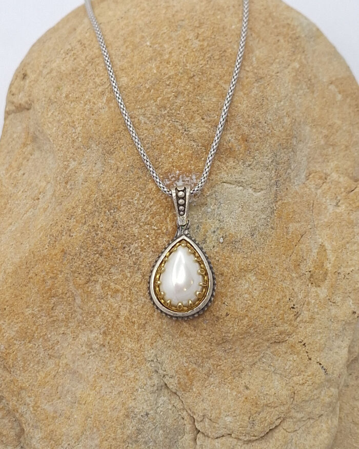 Byzantine pendant with mother of pearl and silver 925