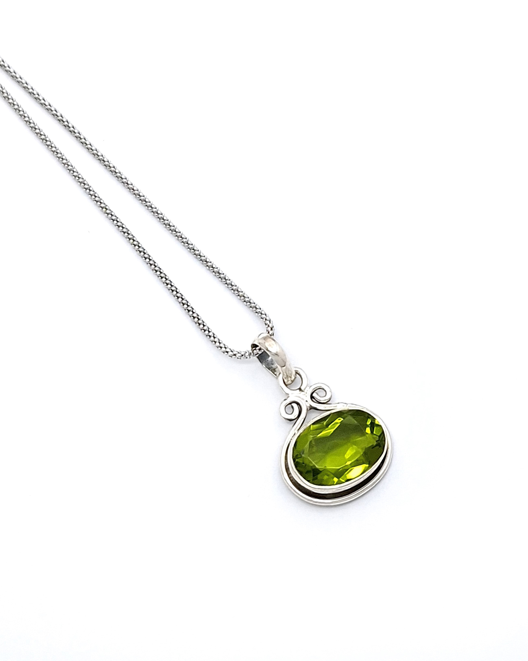 Handmade 925 Sterling Silver Peridot Pendant Handmade 925 Sterling Silver Peridot Pendant