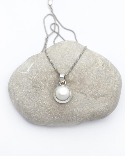 Handmade sterling silver pendant with pearl