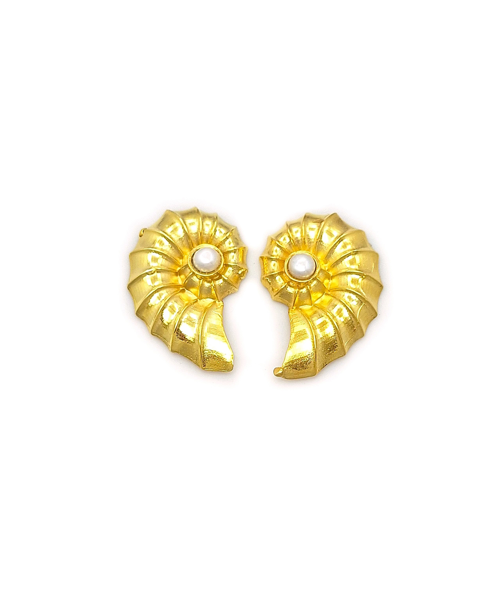 Handmade Shell Earrings with Pearl in Gold-Plated Sterling Silver 925 Handmade Shell Earrings with Pearl in Gold-Plated Sterling Silver 925