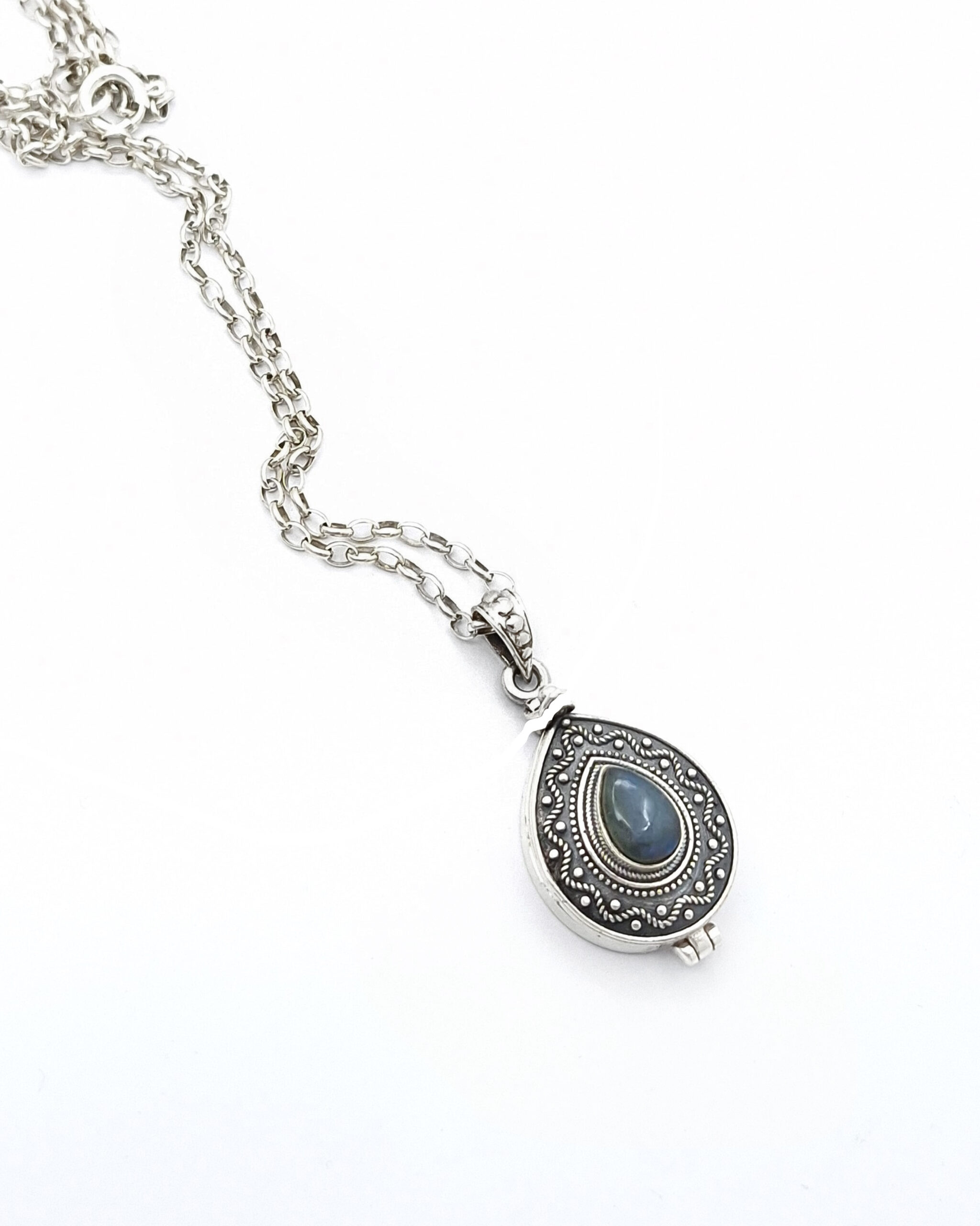 Handmade Sterling Silver 925 Locket Pendant with Labradorite Handmade Sterling Silver 925 Locket Pendant with Labradorite