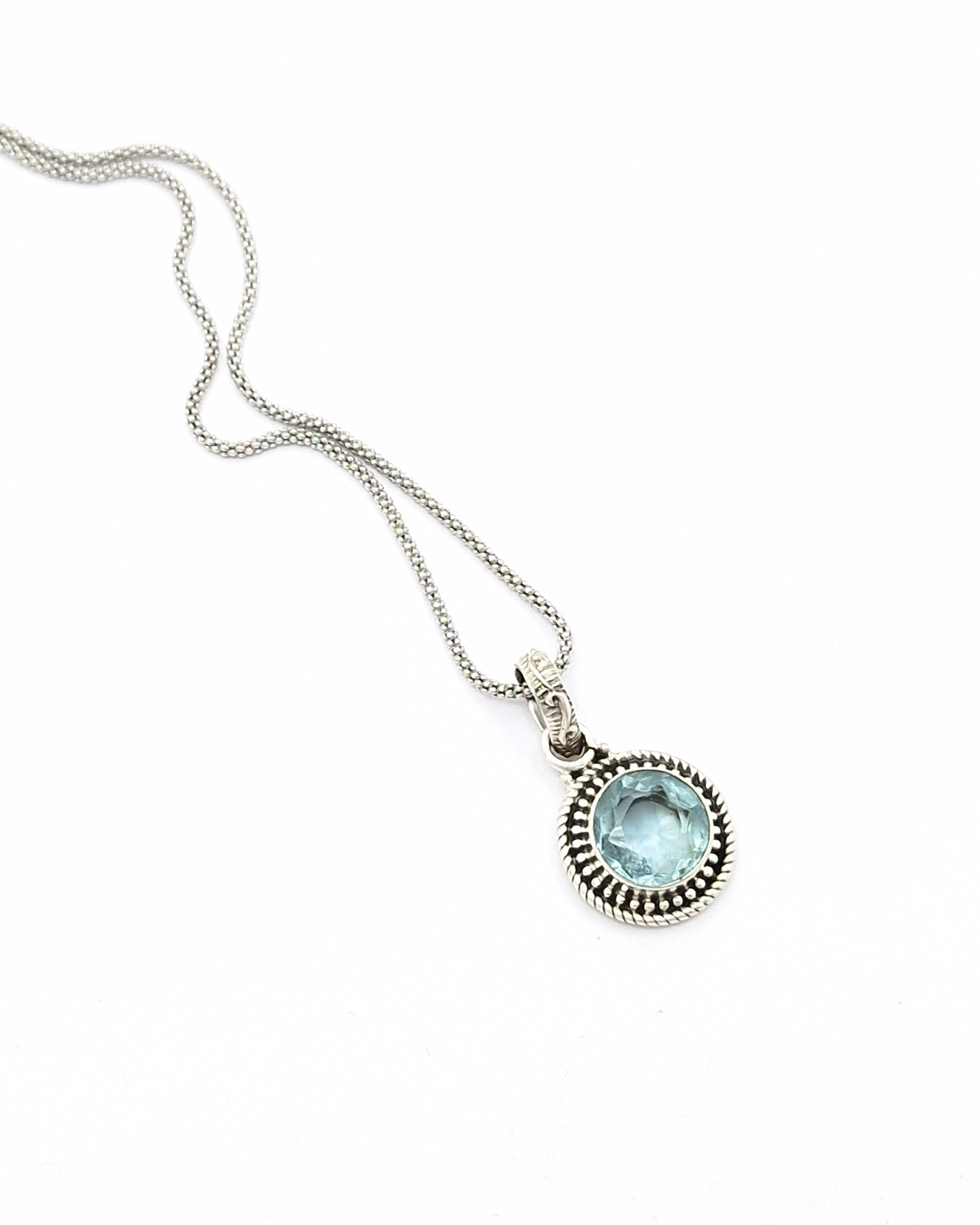 Χειροποίητο Μενταγιόν από Ασήμι 925 με Blue Topaz Χειροποίητο Μενταγιόν από Ασήμι 925 με Blue Topaz