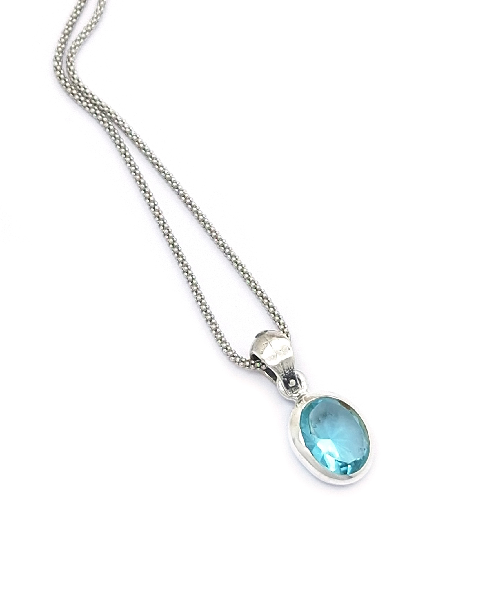 Χειροποίητο Μενταγιόν από Ασήμι 925 με Blue Topaz Χειροποίητο Μενταγιόν από Ασήμι 925 με Blue Topaz