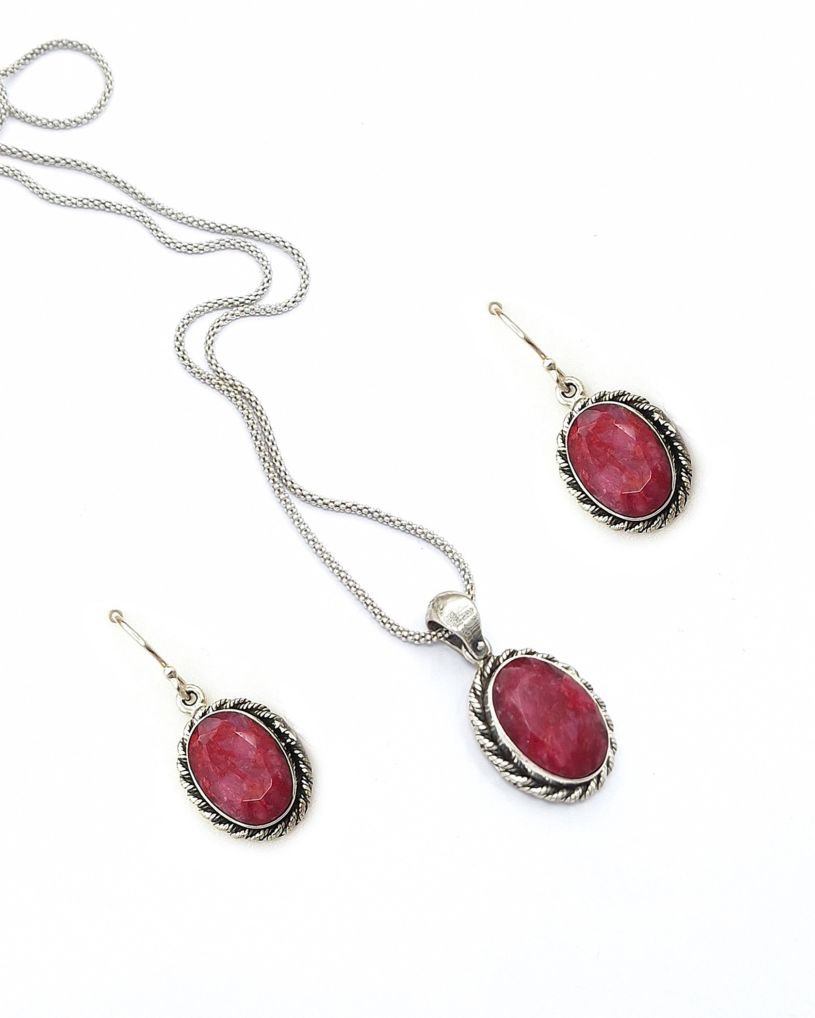 Handmade Sterling Silver 925 Jewelry Set with Rubies Handmade Sterling Silver 925 Jewelry Set with Rubies